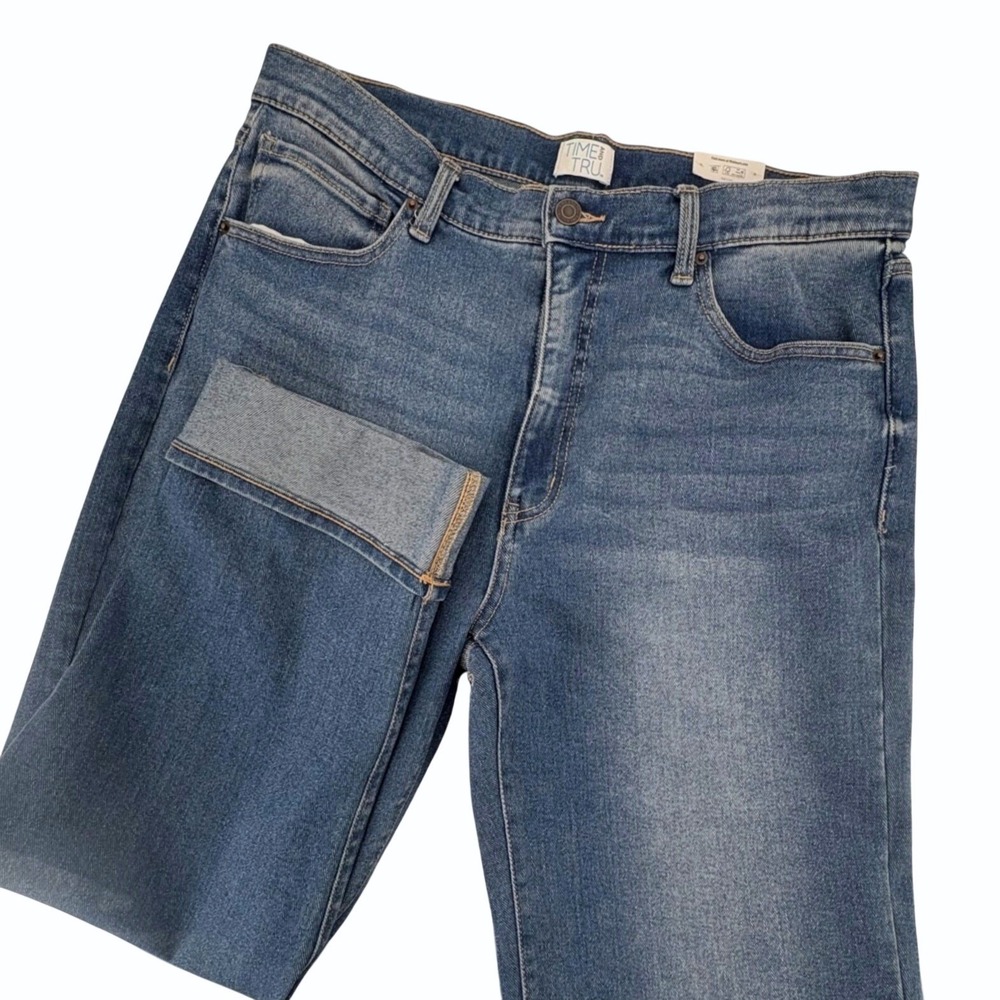 Time and Tru Straight Cuff Crop Jeans Womens 14 Blue High Rise Medium Wash NEW